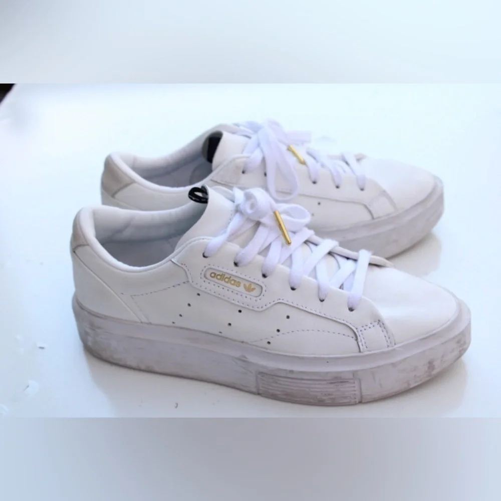 Adidas Sleek sneakers
